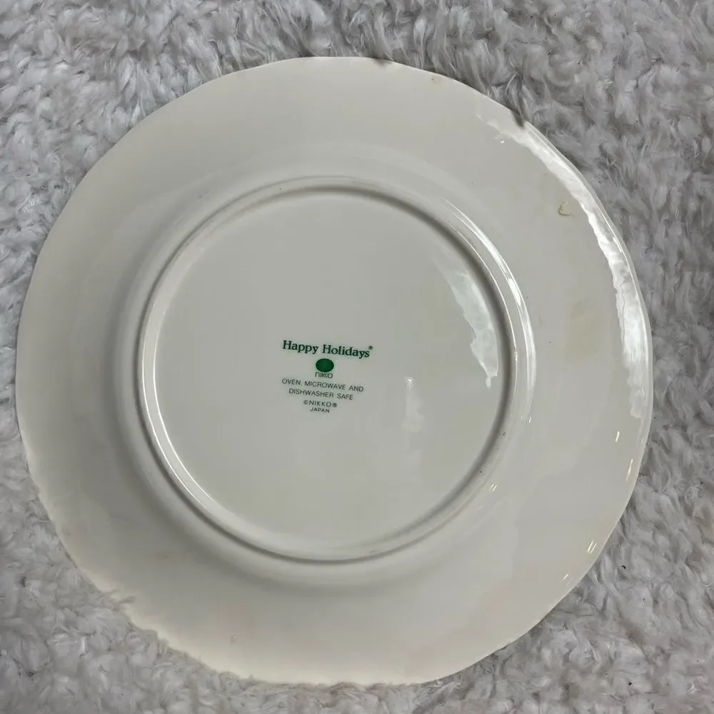 Niko Happy Holidays 1Dinner plate .oven ,microwave and dishwasher safe
